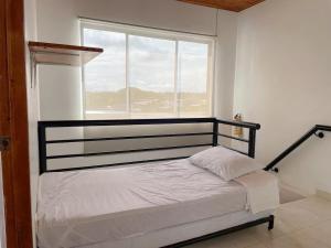 Plaza Blanca 2 cabaña en el Santorini Colombiano