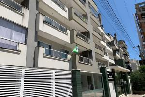 Apto na Praia de Bombas