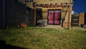 Jasmins House, 2 bedroom house, private Parking