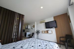 Loft acogedor con vista, piscina y balcón