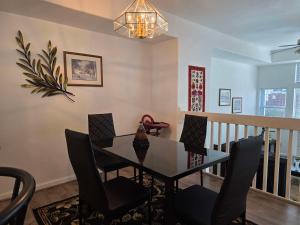 Cozy near airport vacation home Brighton