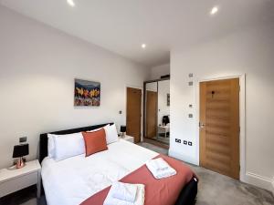 Luxury Soho Apartment R10