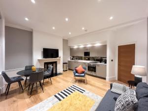 Luxury Soho Apartment R10
