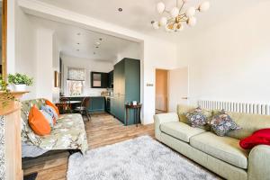 Luxury Victorian 2 bed property in Clapham North