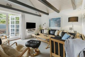 Natural Gem Between Heath And Dunes