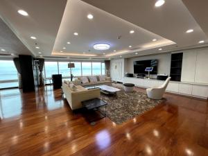 Ultra Luxury 5BR Penthouse in Manila Bay Rizal Park