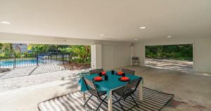 Beachside Getaway - Heated Pool - By Vilano Beach