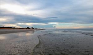 Dream Beach Haven! Rambler, Heated Pool, Beachside