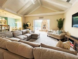 Dream Beach Haven! Rambler, Heated Pool, Beachside