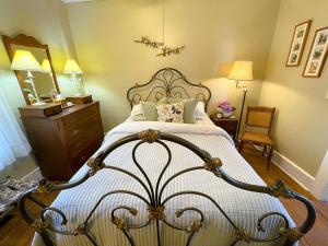 Historic Victorian Apartment
