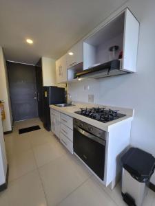 Loft acogedor con vista, piscina y balcón