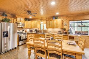 2 Mi to Rocky Mountain Natl Park Cabin with Views