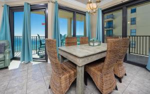 Phoenix IV 4121 condo