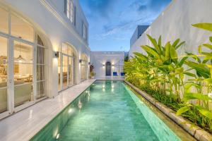 Colonial Style 3BR Walking Distance to the Beach