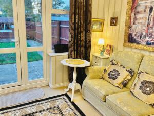 Themed Cosy Home by Cannock Chase Forest
