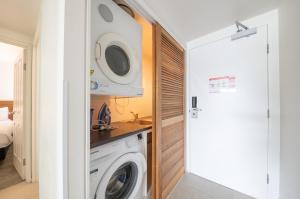 Port Views On Airlie 2 Bedroom