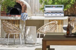 Limestone Lodge - Pool Spa Retreat