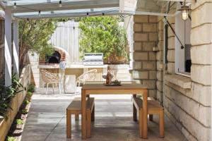 Limestone Lodge - Pool Spa Retreat