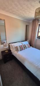 Stunning Fir Trees Corner 3 bedroom detached Executive house with free drive way parking for 2 vehicles 1 mile from M5 dogs welcome