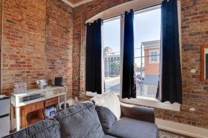 Walk to Courthouse Sq! Loft-Style Marshall Studio