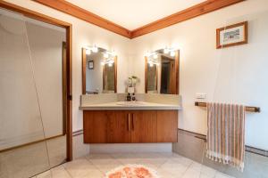 Escape to the beach, Grass area, large open home