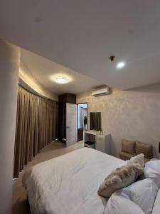 Cozy 1-BR Condo Unit