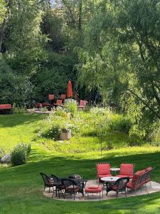 Spectacular Family Vacation Home with Fishing Pond Near Aspen, Colorado