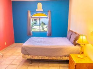 2BR 2BA Family Vacation Home with WiFi