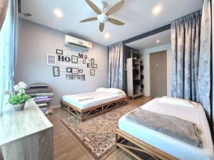 FERRINGHI RESORT 5-BEDROOM with POOL, BBQ SET, WiFi, Netflix & WALK to BEACH