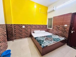 Shri Radha ji Guest House