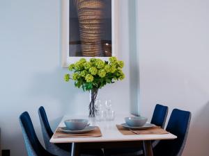 Infinity pool and stunning views of Chiang Mai 010N60