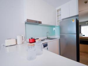 Infinity pool and stunning views of Chiang Mai 010N60