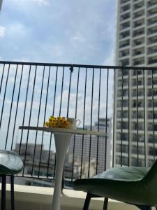 Two connecting studios with ocean view at center