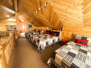 Kantada Retreats-Gameroom HotTub Yellowstone Park sleeps 10