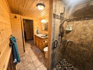 Kantada Retreats-Gameroom HotTub Yellowstone Park sleeps 10