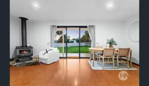 Beachside at the Bay