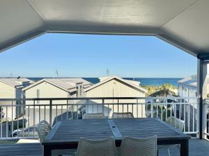 Oceanside Oasis at Caves Beach Villas