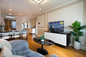 2BR 3BR Luxury Apartment Sky Pool