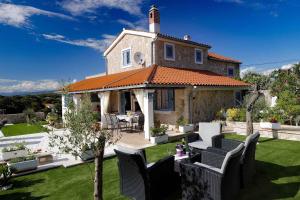 Holiday home in Vrbnik - Insel Krk 13634