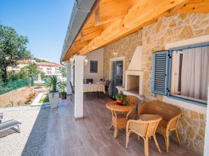 Holiday home in Vrbnik - Insel Krk 13634