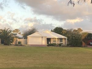 Dalyellup Family Holiday Home