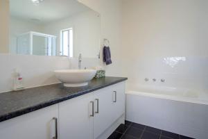 Muritai Port Elliot - 7 Watson Cres - No Linen Included