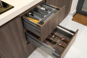 Luxury 3BR Apartment 121m - Resort Pool & Gym - Near Aeon Mall