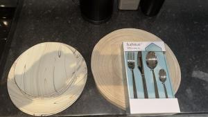 Huddersfield 1 Bedroom Apartment & Opposite Train Station & City Centre