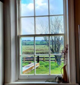 Luxury farm stay with outdoor jacuzzi