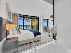 Luxury Oceanview Retreat Oracle Tower 1 Level 24