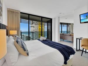 Luxury Oceanview Retreat Oracle Tower 1 Level 24