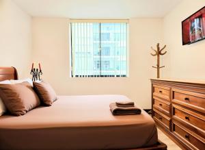 E Malecon Balta Queen Bed Larcomar Zone 3B 501