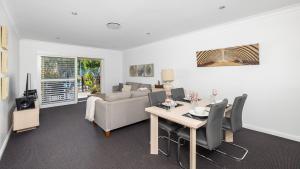 Oaks Pacific Blue Pool spa more in complex