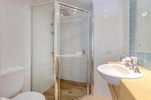 Portsea 76 - Dual Key Studio & 1 BR by the Beach